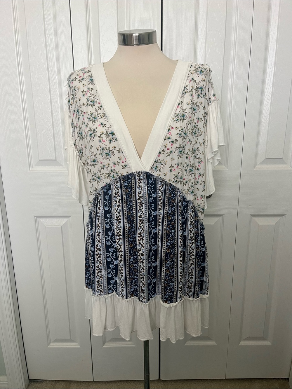 POL Cream Floral Accent Blouse